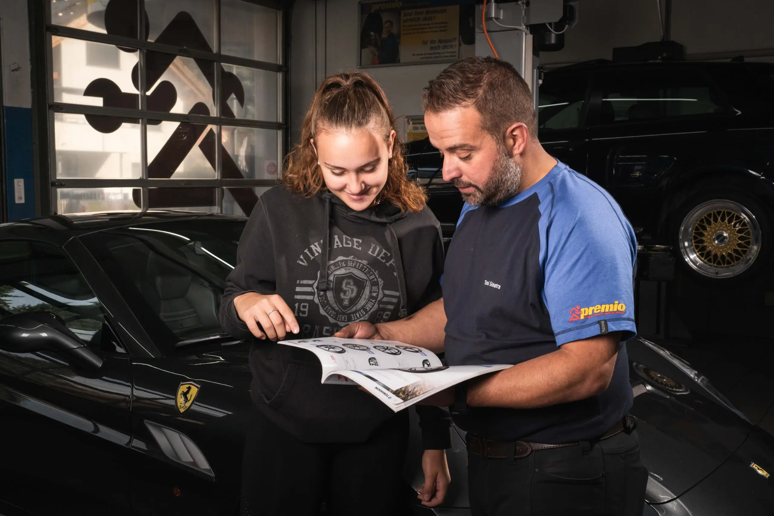 Beratung in der Werkstatt der Garage Sinatra